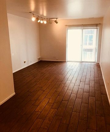 4th image of 1029 Des Plaines Ave APT 405
