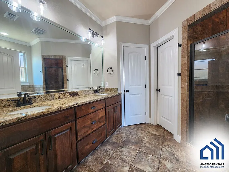 801 Hunters Glen Rd — Photo 18