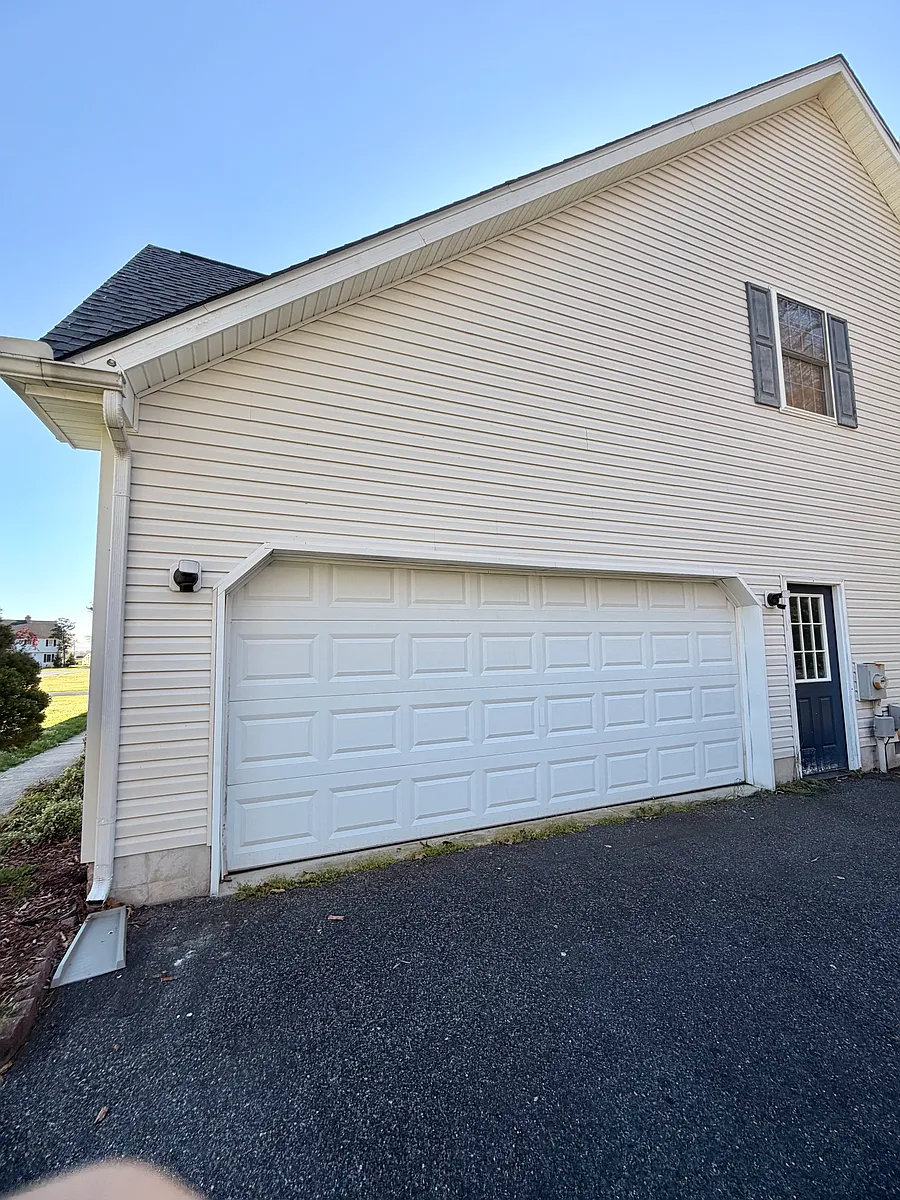 Building Photo - 6756 North Cir