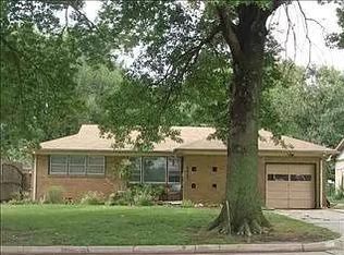 2017 S Edgemoor St, Wichita, KS 67218