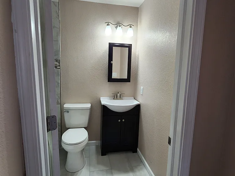 4114 Macarthur Dr — Photo 6
