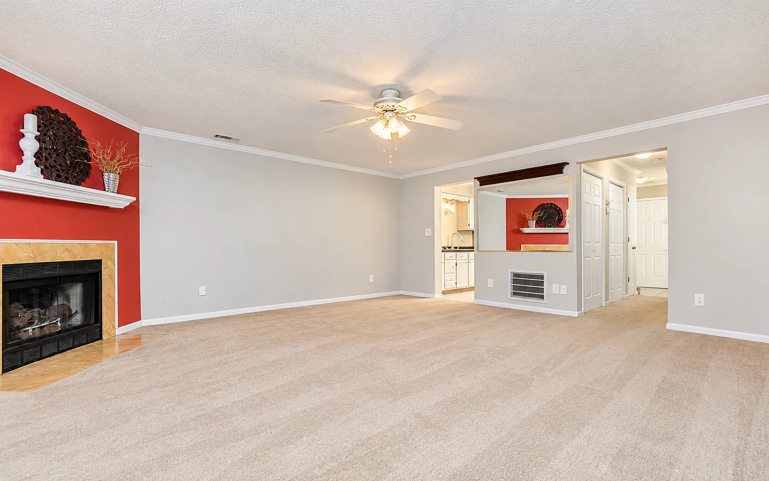 2 bed, 2.5 bath, 1332 sqft, $1,495 — Photo 2