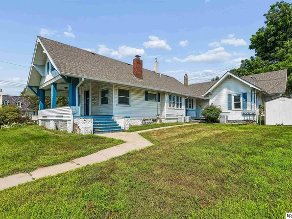 5148 Dodge St, Omaha, NE 68132