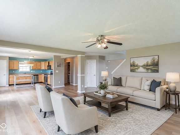 4th image of 711 Bluff Creek Dr