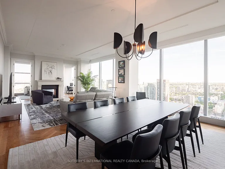 183 Wellington St W #4301 — Photo 7