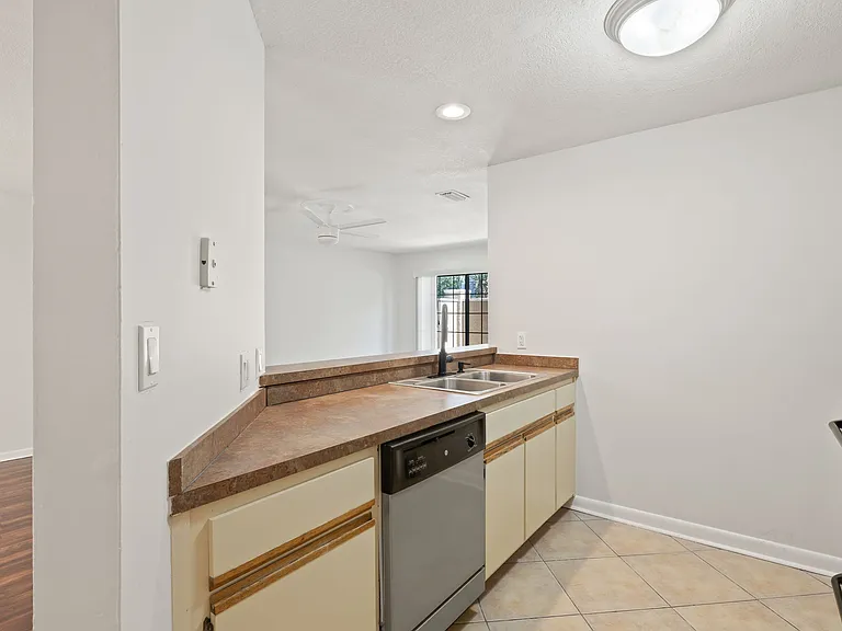 208 S Habana Ave #208B — Photo 8