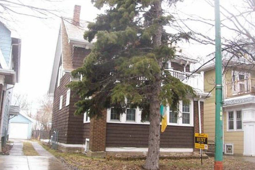 2nd image of 168 Stevenson St