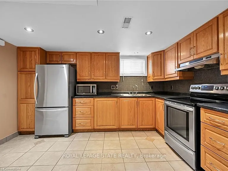 221 Gray Rd #B — Photo 9