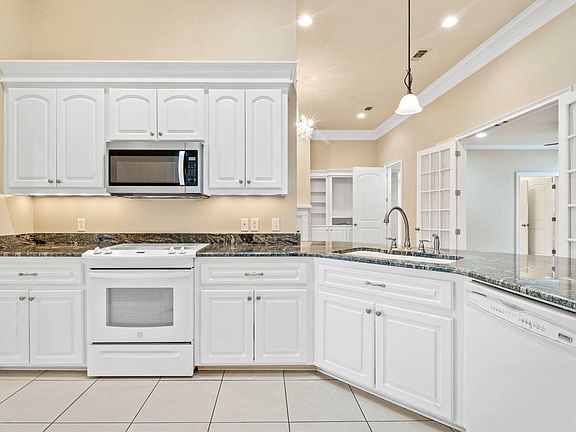 5th image of 112 Woodland Rd