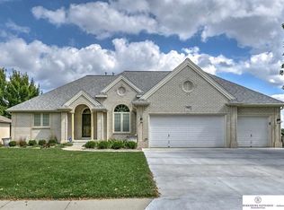 805 N Polk St, Papillion, NE 68046