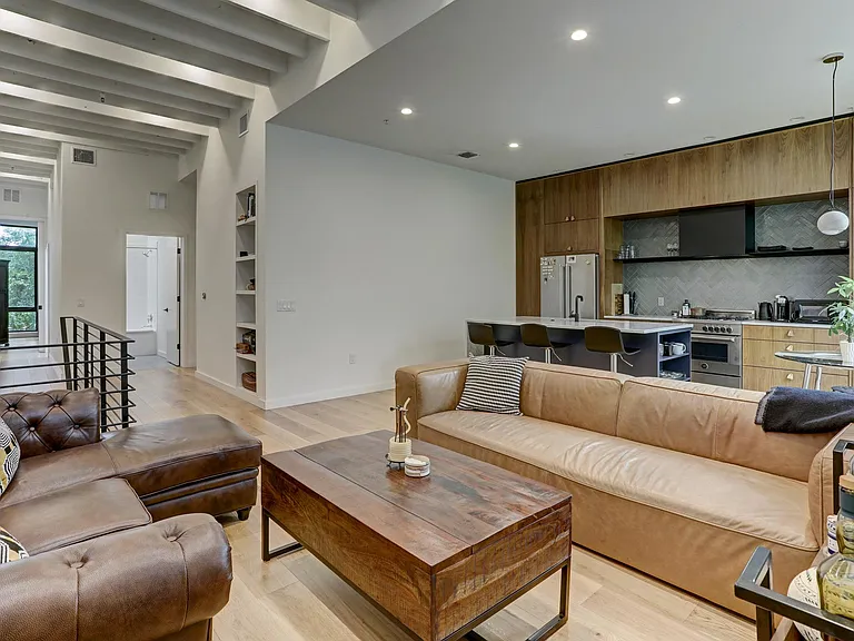 1713 Bluebonnet Ln #D — Photo 6
