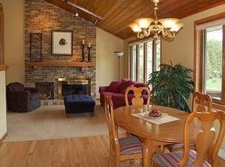 1033 Lois Dr, Shoreview, MN 55126