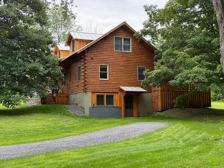 16 Iron Mine Rd — Photo 2