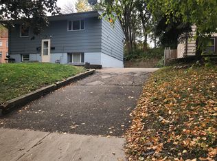 228 Robie St E, Saint Paul, MN 55107