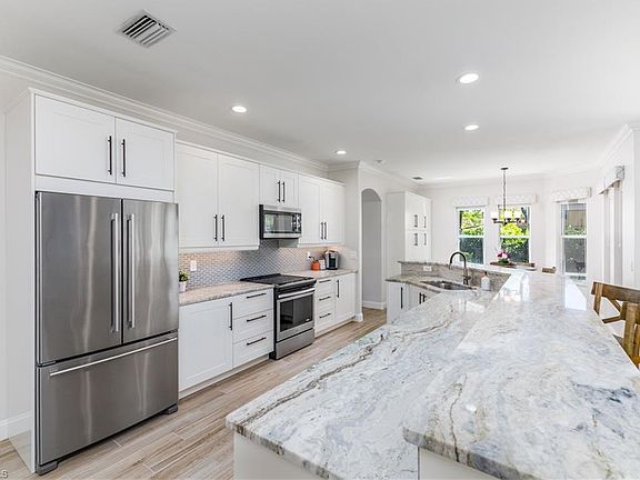 4th image of 9851 Colonial WALK N