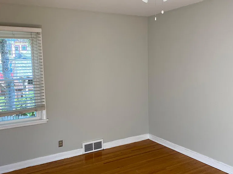 2528 Lincoln St NE — Photo 3