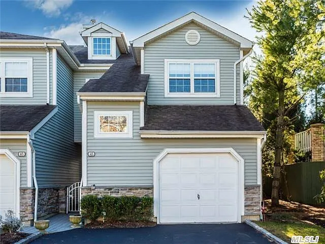 155 Carriage Ln photo 1