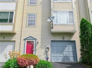 1252 Stanford Rd, Bethlehem, PA 18018