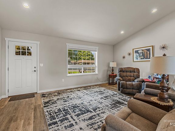 5th image of 3335 12th St