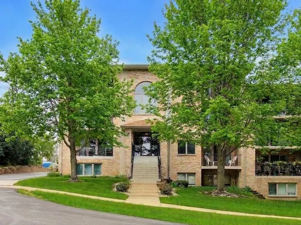 4401 Pershing Ave Unit 2N, Downers Grove, IL 60515