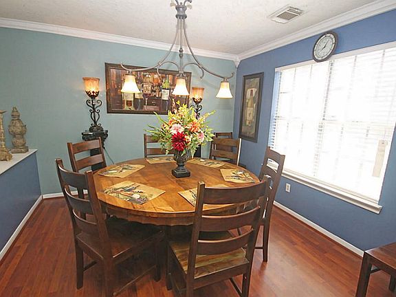 3rd image of 13935 Dentwood Dr