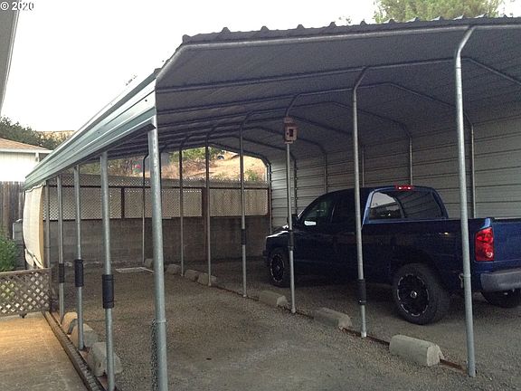 3rd image of 664 Knoll Ave