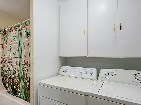 5th image of 1392 Beacon Way
