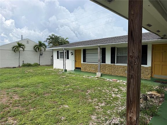 2nd image of 2521 SE 16th Pl
