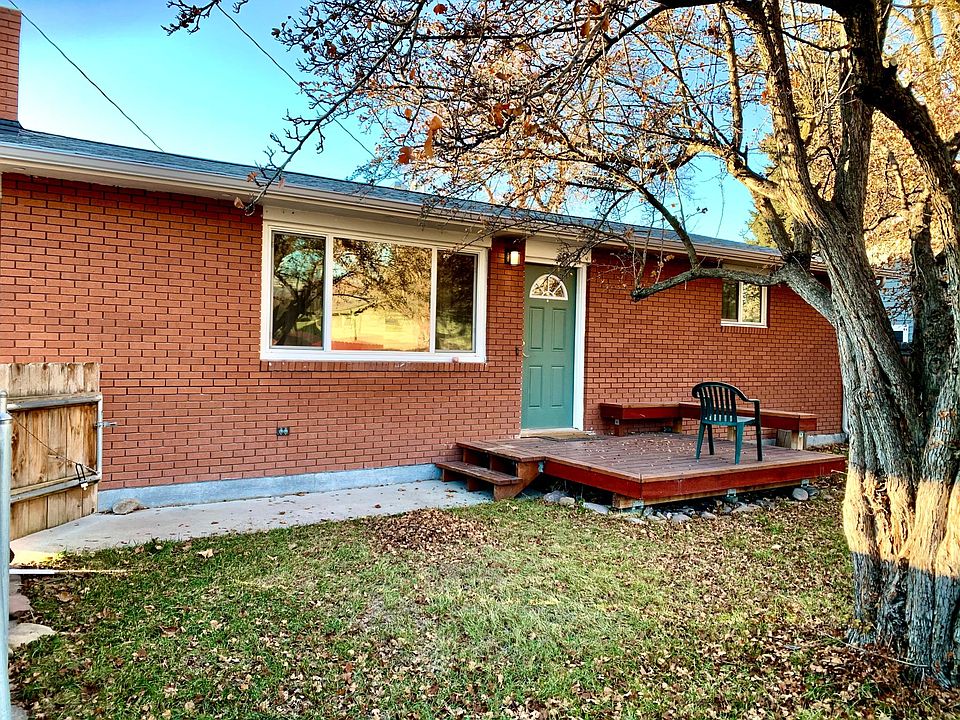 Redwood deck + front door, fenced yard