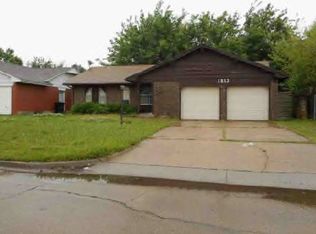 1012 SW 1st St, Moore, OK 73160