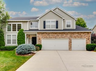 1678 Natures Way, Lindenhurst, IL 60046