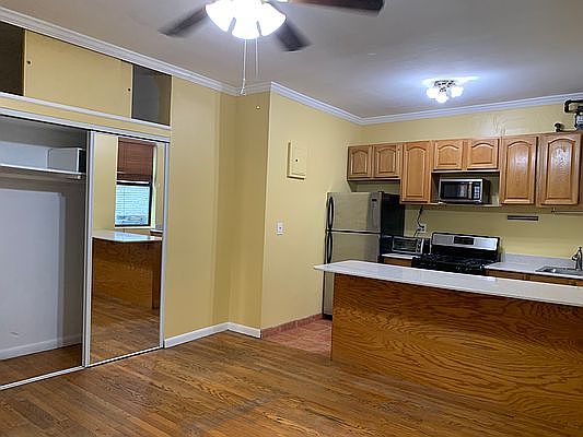 3rd image of 21-15 33rd St APT 1F