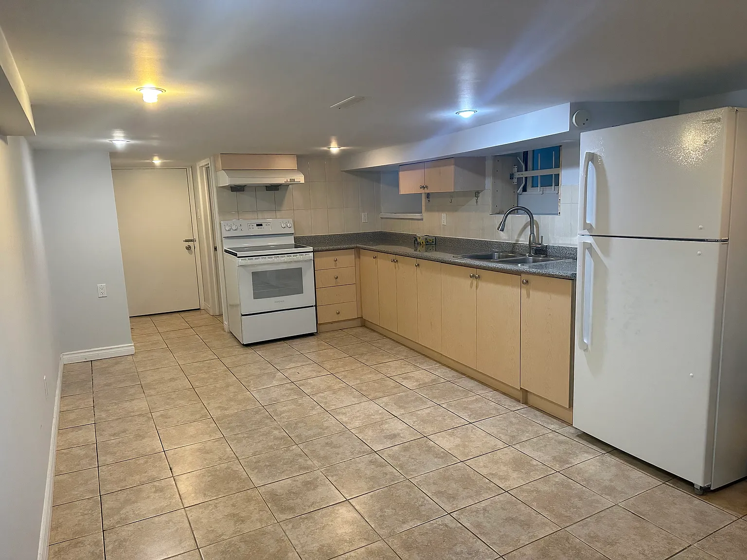 1051 Ossington Ave — Photo 3