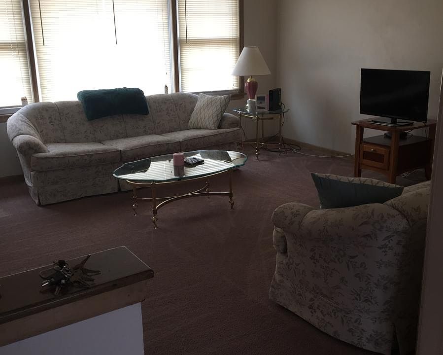 1st image of 9461 Maple Dr APT 3A