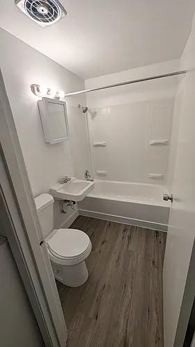 1492 Main St #2 Photo 1
