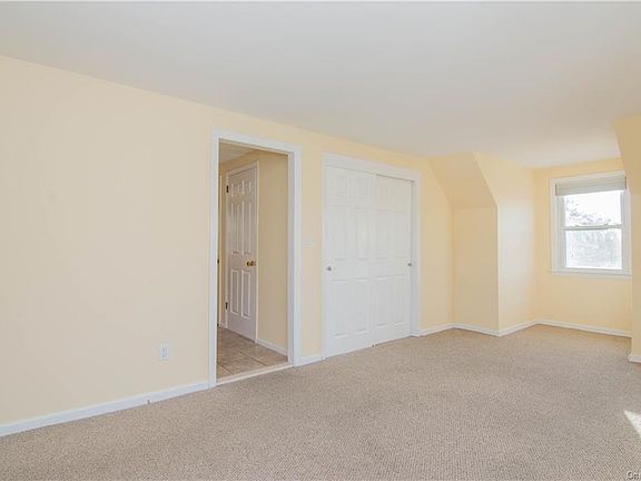 5th image of 50 Lakeview Ave
