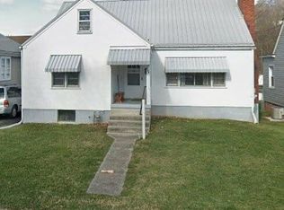 122 E Phillip St, Covington, VA 24426