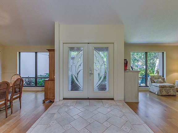 2nd image of 1413 Treetop Dr