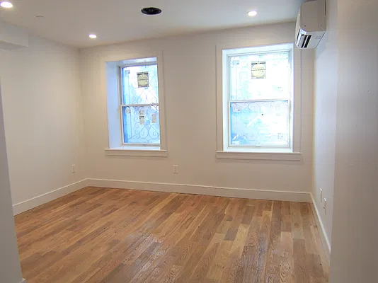 Rented by Oxford Property Group | media 10