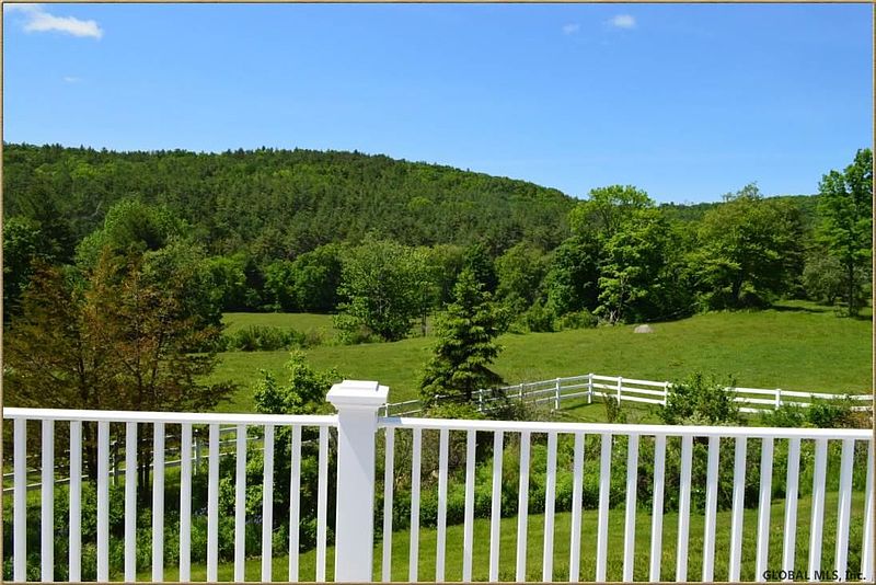 3rd image of 937 Finel HOLLOW Road