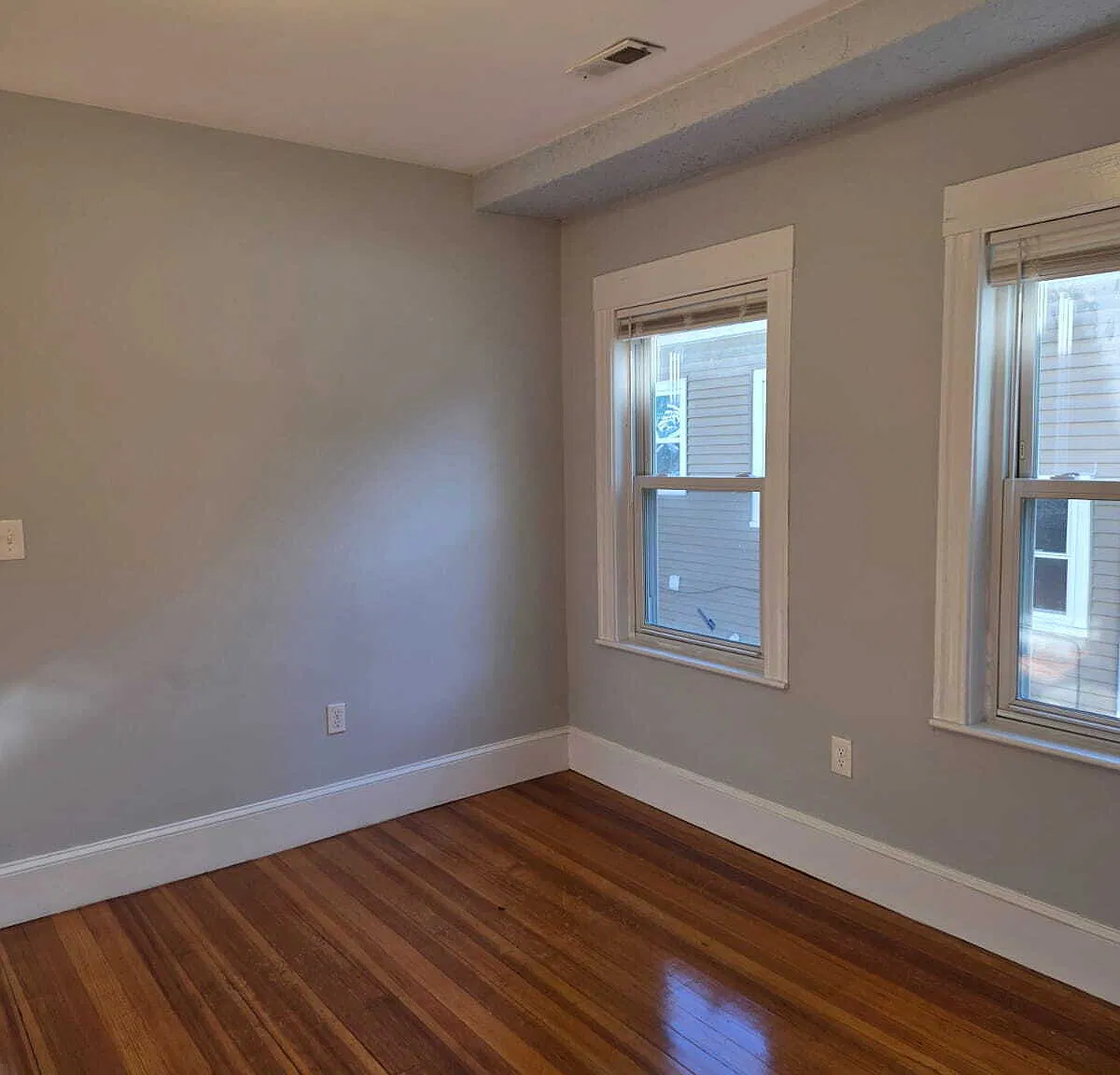 4 bed, 2.0 bath, 1500 sqft, $4,000 — Photo 4