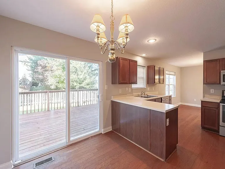 3816 S Claybridge Dr — Photo 18