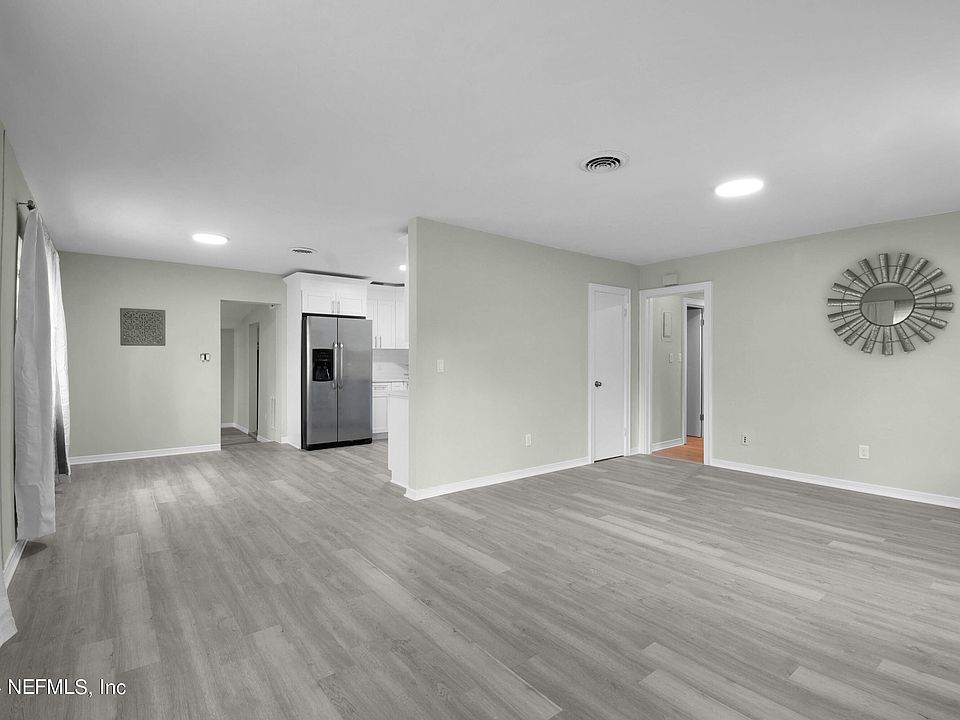 1st image of 111 CRESTWOOD Avenue