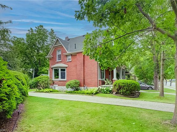 4th image of 46 Ellen St W