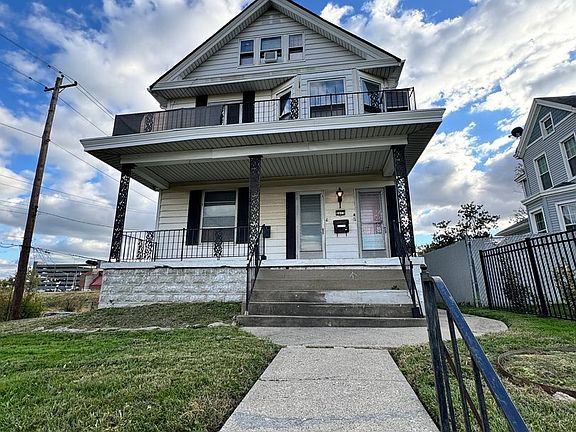 5th image of 2075 Crown Ave