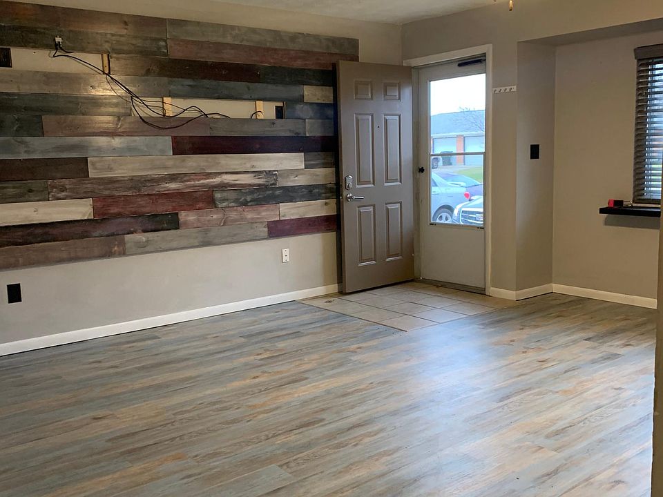 1st image of 3114 Benchwood Dr