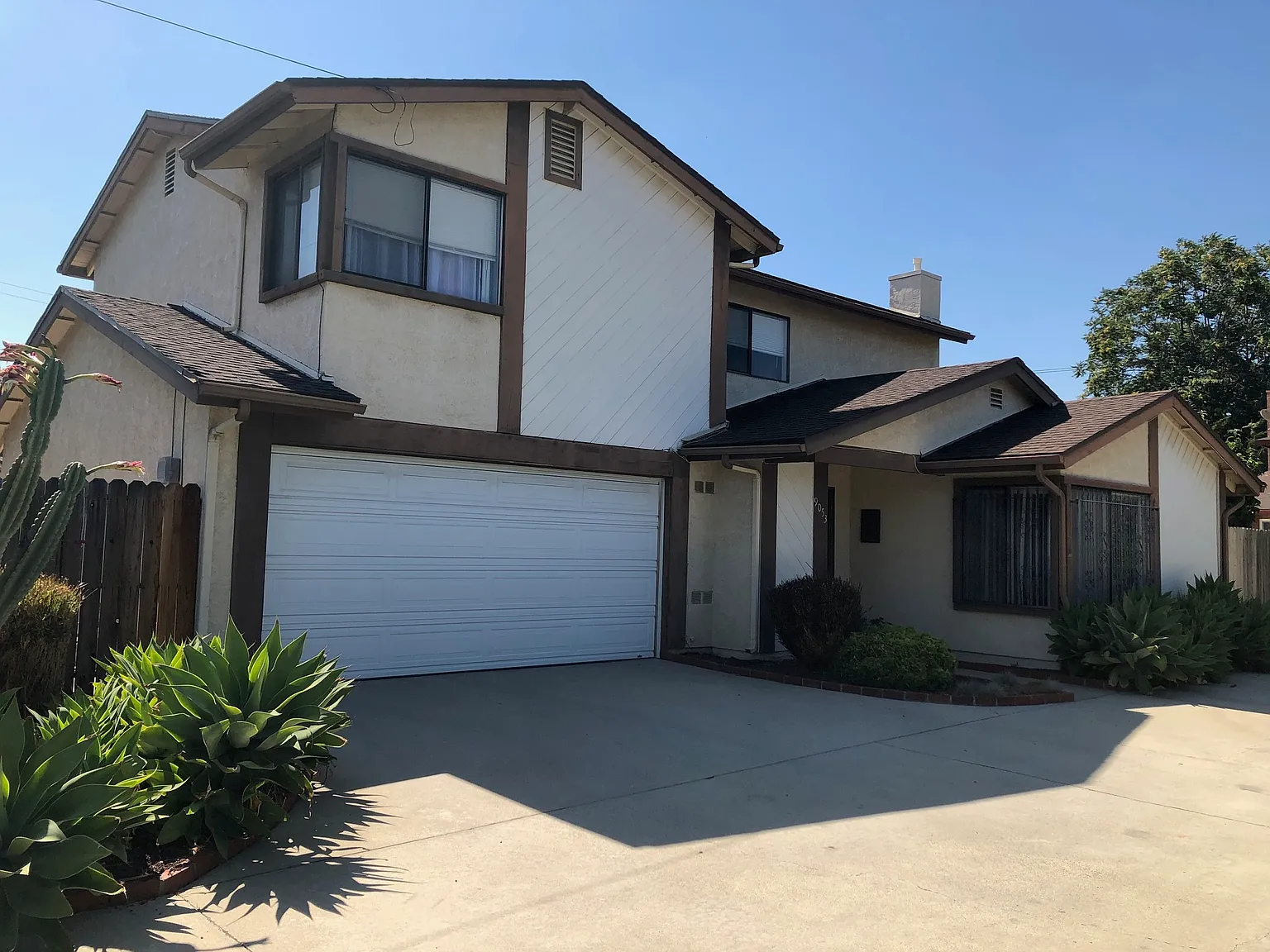 3 bed, 2.5 bath, 1723 sqft, $3,895 — Photo 1