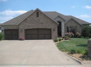 616 N Maplewood Hills Rd, Nixa, MO 65714