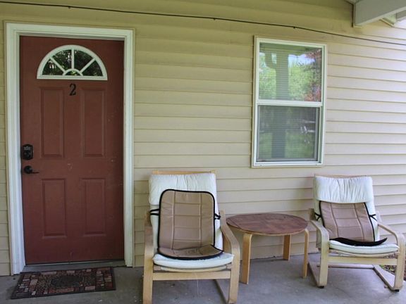 5th image of 35 Appleway Dr #2