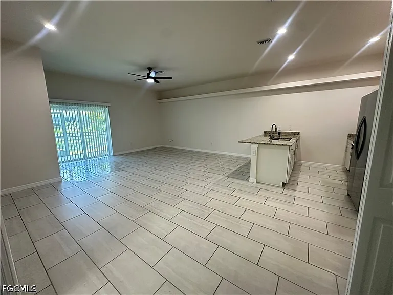 3305 SW 15th Pl — Photo 7